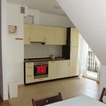 Apartament Bos *